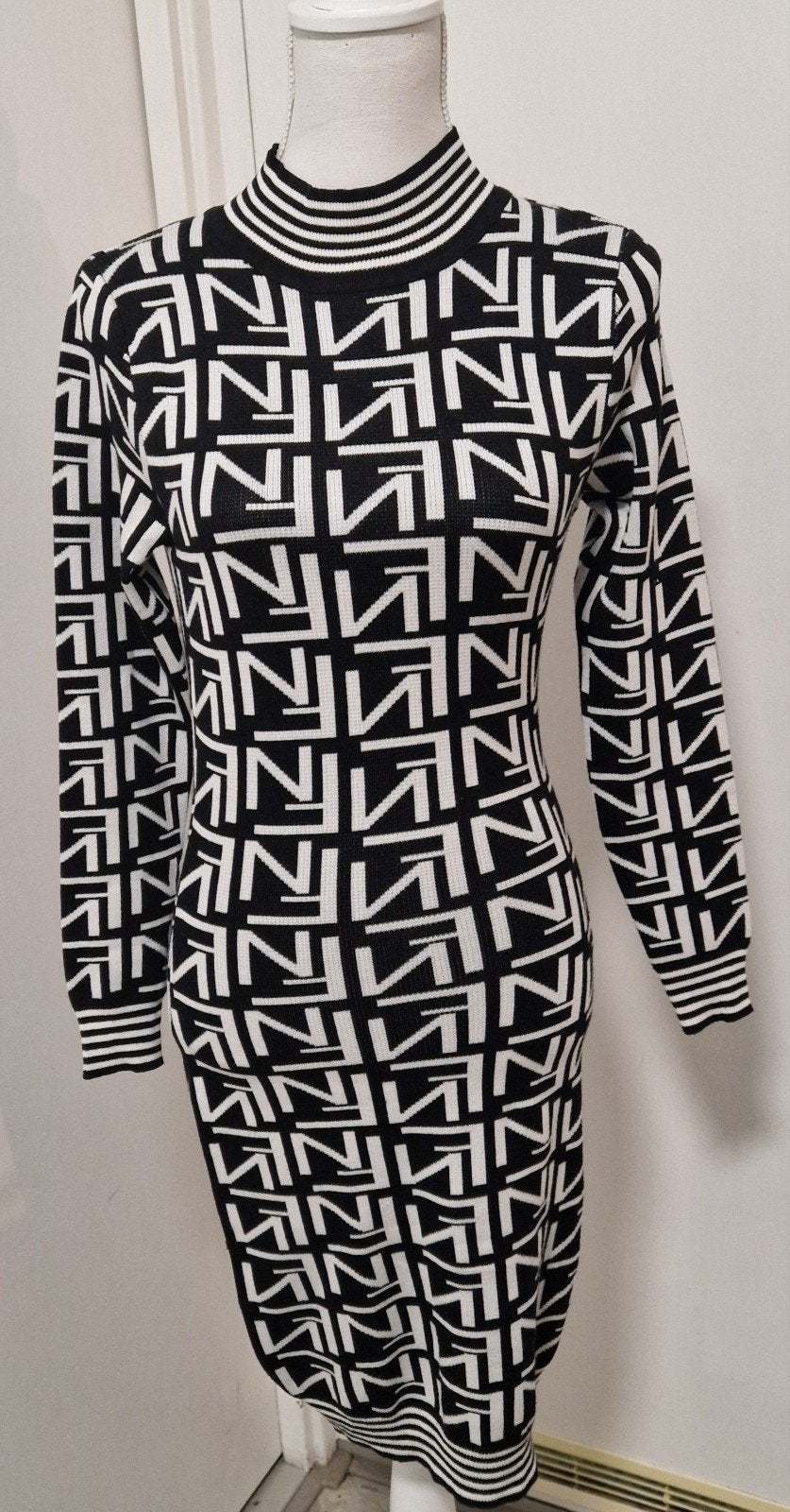 May by Shining Star Jurk - Maat S - Wol, Kleding | Dames, Jurken, Ophalen of Verzenden, Zo goed als nieuw, Maat 38/40 (M), Onder de knie