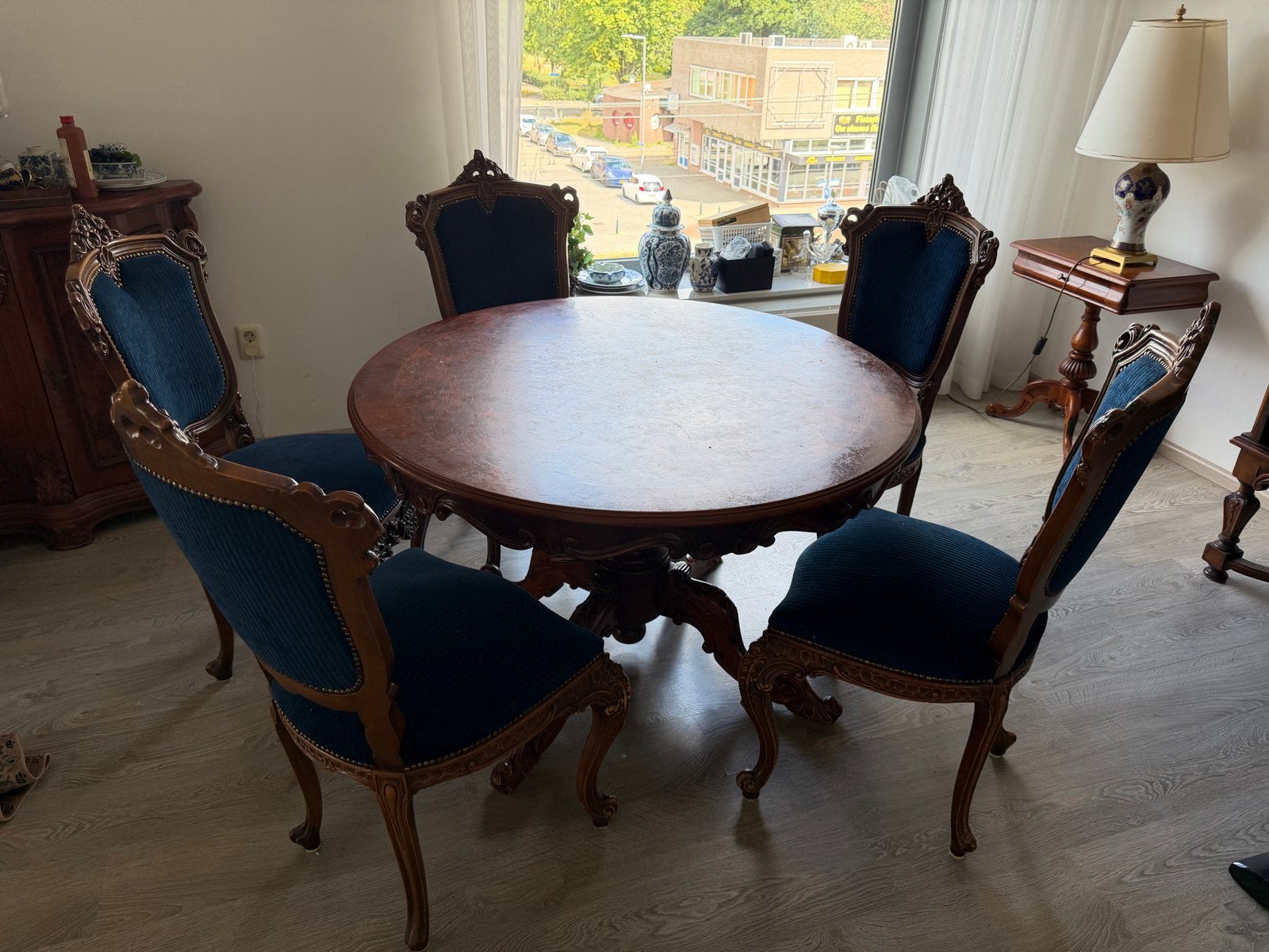 Antieke eettafel met 5 stoelen, Ophalen