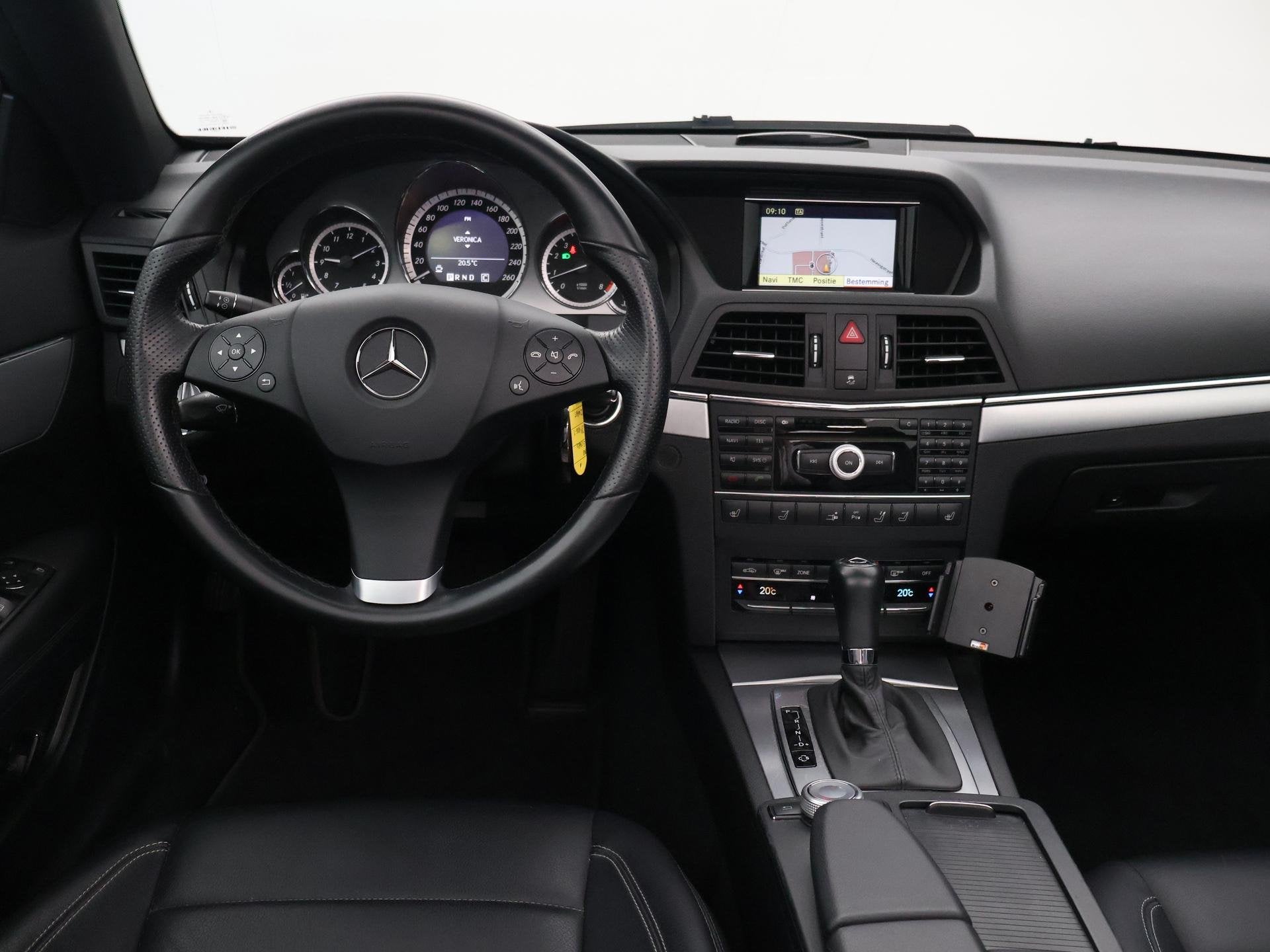 Mercedes-Benz E-klasse Cabrio 250 CGI 204 PK AUT. + AIRSCARF, Auto's, Mercedes-Benz, Euro 5, Cabriolet, 4 stoelen, 1796 cc