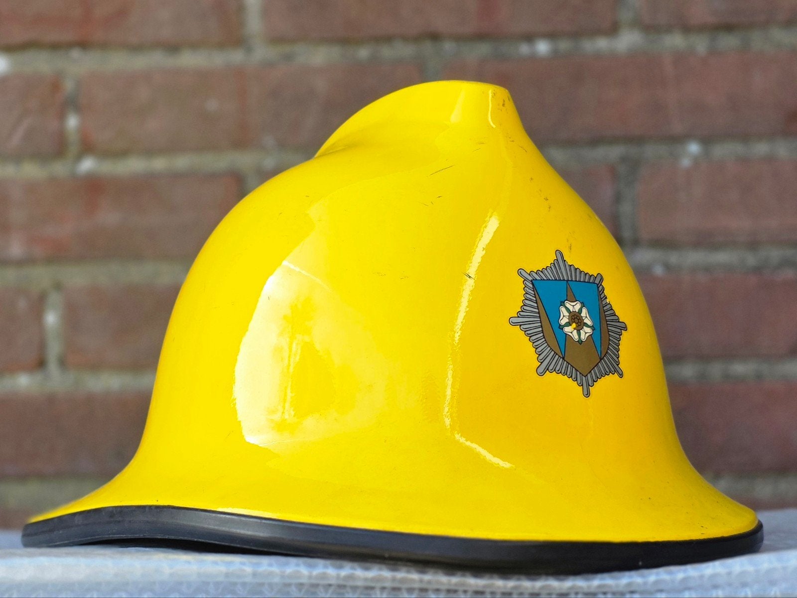 brandweerhelm brandweer Engeland, Ophalen of Verzenden, Landmacht, Nederland, Embleem of Badge