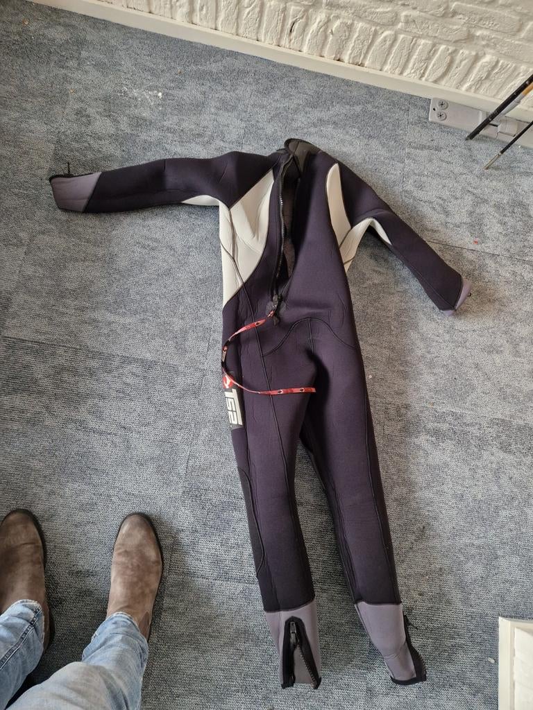 Kitesurf set: Board, trapeze en wetsuit, Watersport en Boten, Kitesurfen, Twintip, Ophalen of Verzenden, Gebruikt