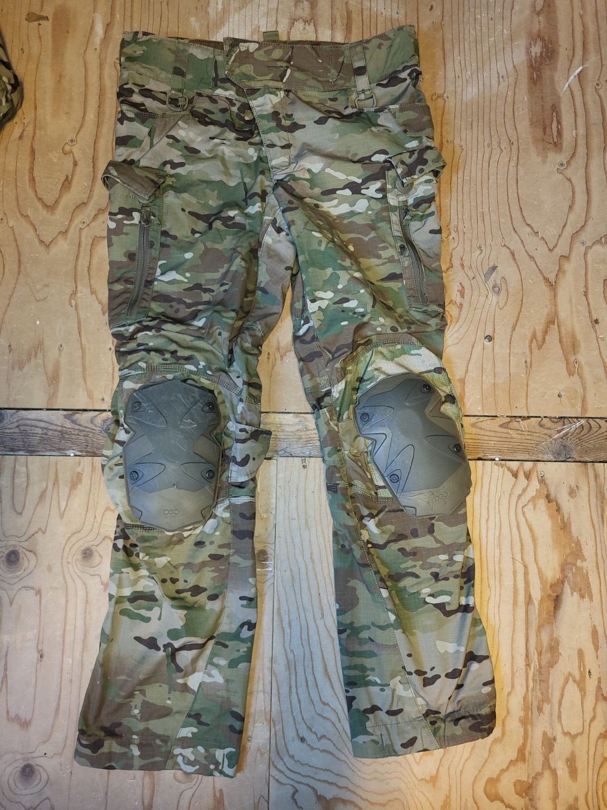 Clawgear Multicam Set - Broek met kniebeschermers & Shirt, Verzamelen, Ophalen of Verzenden, Landmacht