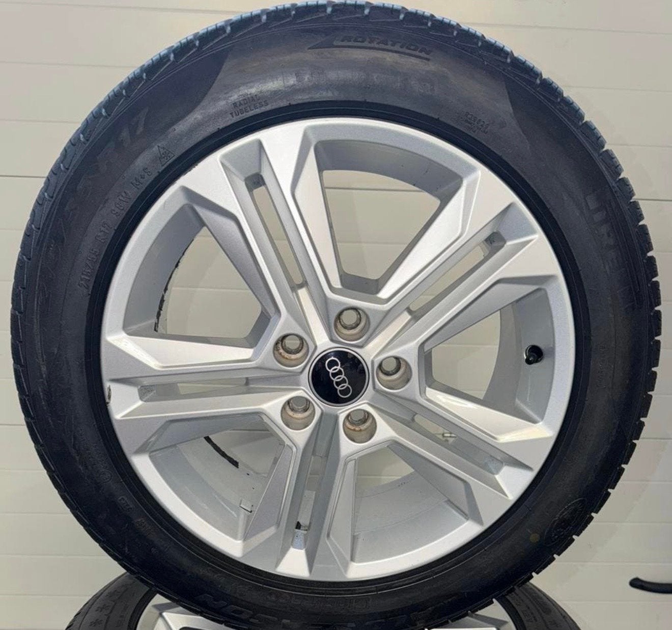 Originele Audi Q2 winterbanden met velgen - 215/55 R17, Ophalen, Banden en Velgen, 17 inch, Winterbanden