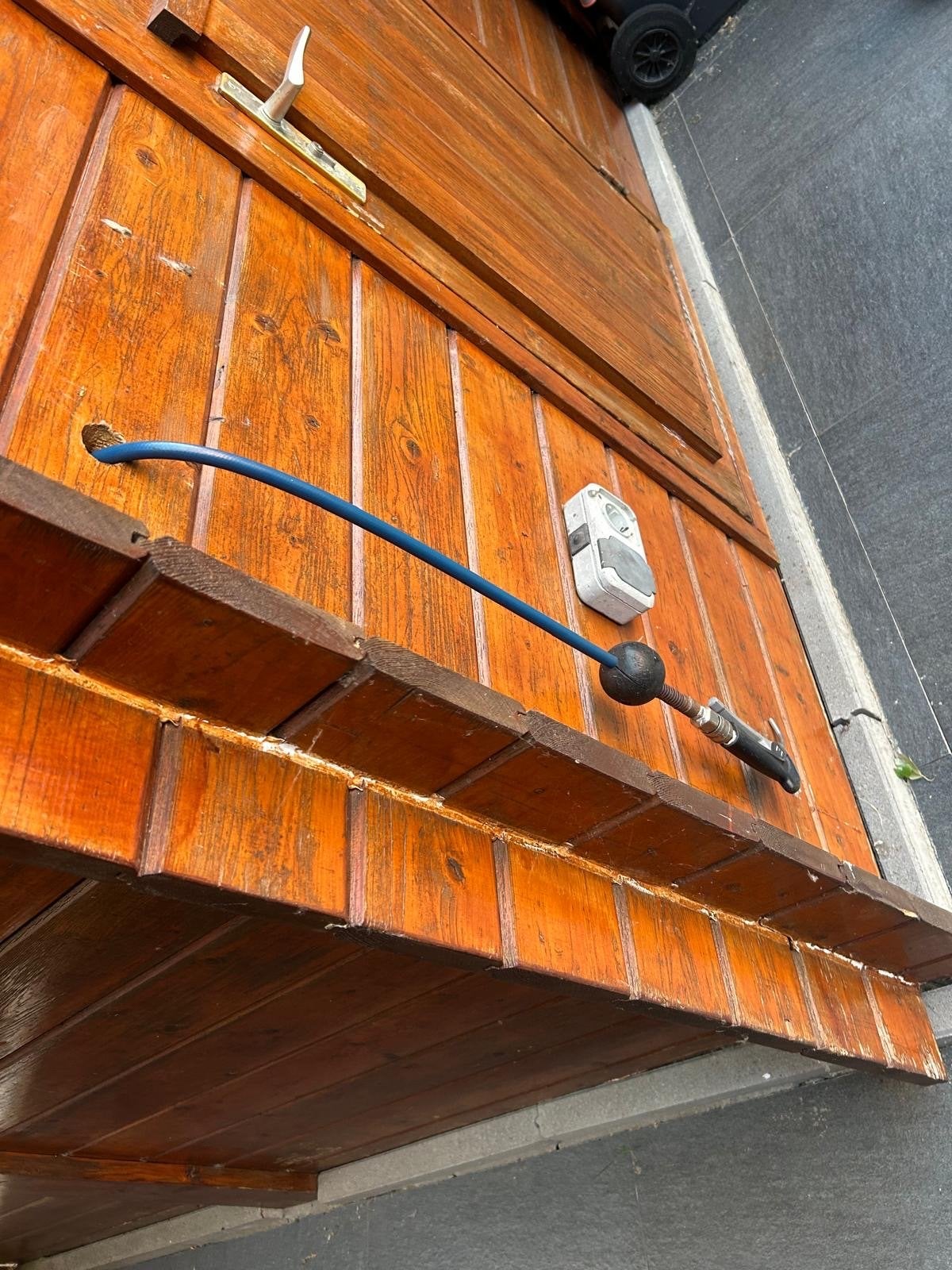 Houten schuur met ramen en dubbele deur, Tuin en Terras, Schuur, 2 ramen, Hout, Ophalen
