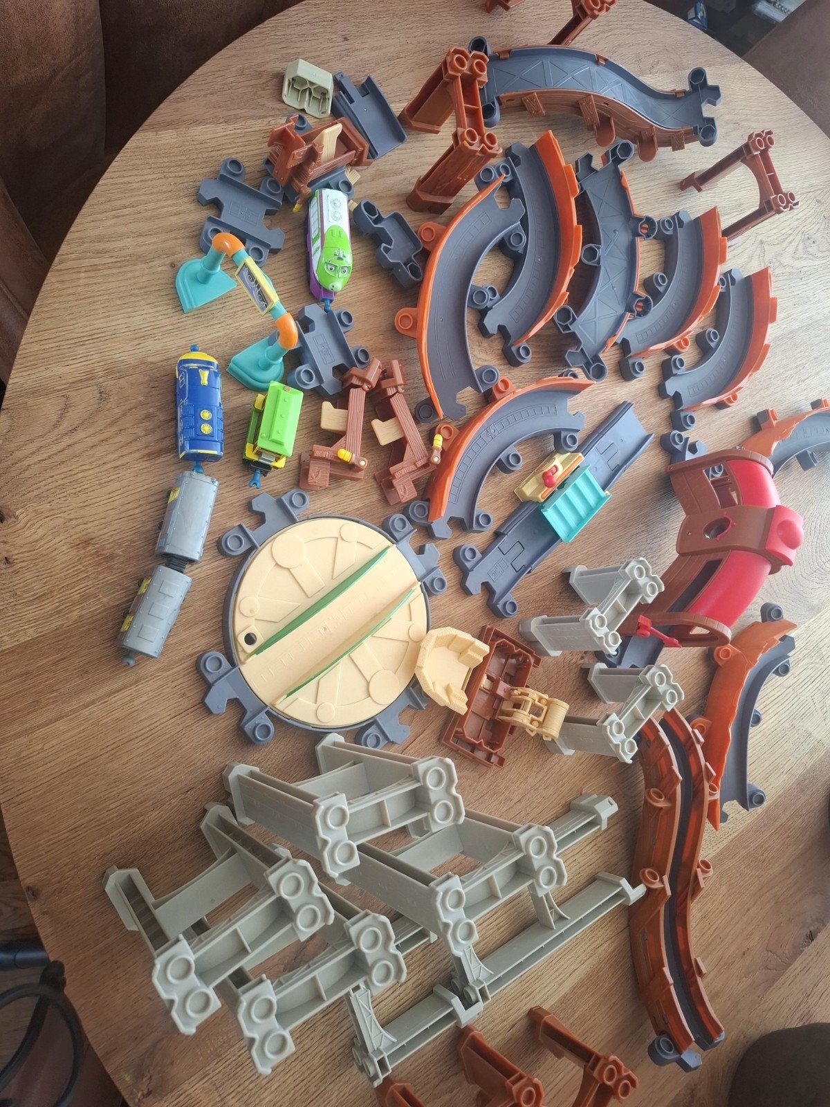 Grote set Chuggington treinen en rails, Ophalen, Gebruikt
