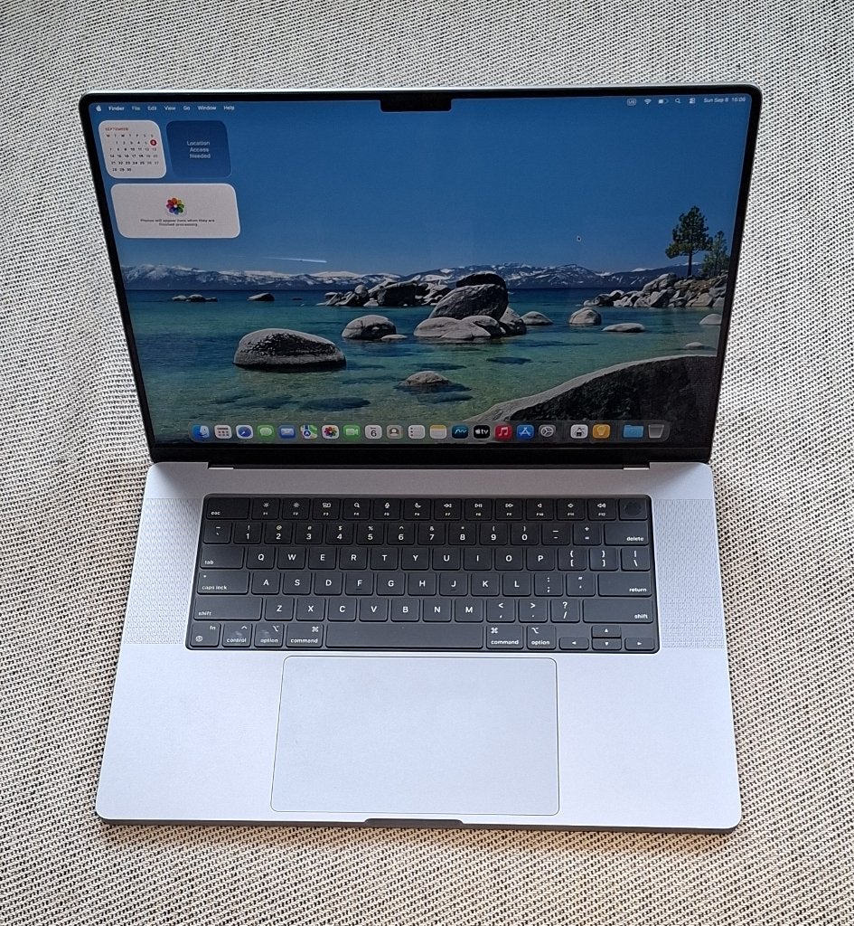 MacBook Pro 16 2021 M1 Pro, Computers en Software, Apple Macbooks, 2 tot 3 Ghz, Qwerty, 512 GB, Zo goed als nieuw