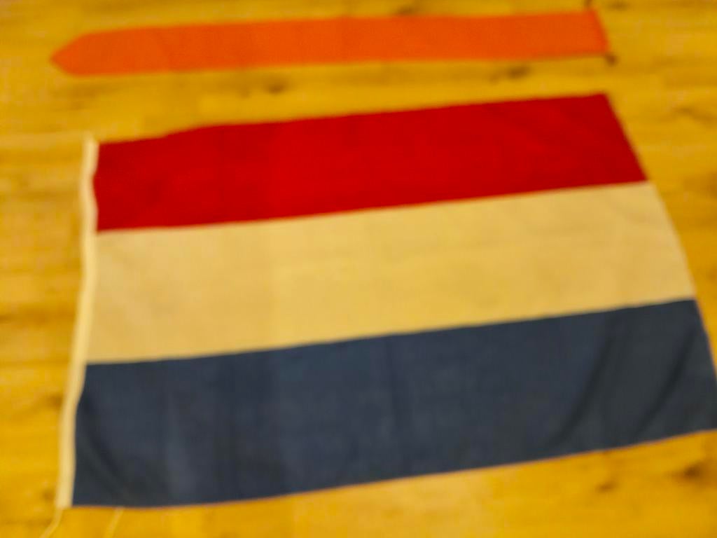 1 vlag 100/50. 1 wimpel 173cm, Diversen, Vlaggen en Wimpels, Ophalen
