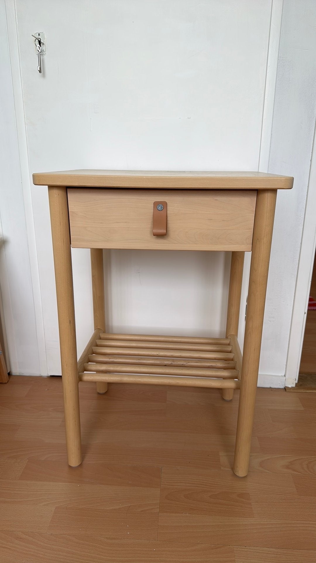 IKEA BJÖRKSNÄS 2 Bedside Table – Solid Birch, Ophalen, Zo goed als nieuw, Minder dan 45 cm