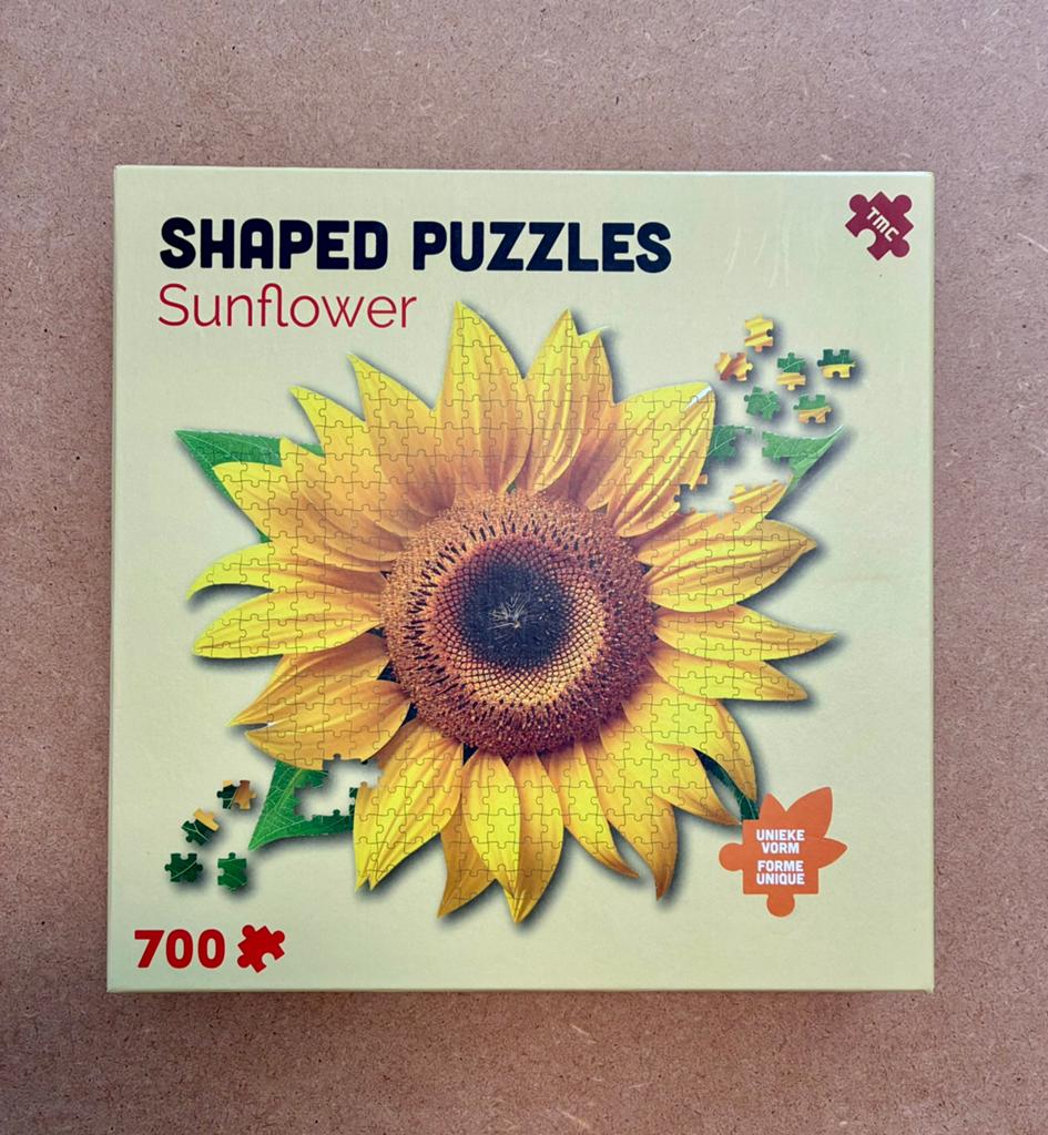 Shaped puzzel, Zonnebloem, 700 stukjes, Ophalen of Verzenden, 500 t/m 1500 stukjes, Zo goed als nieuw