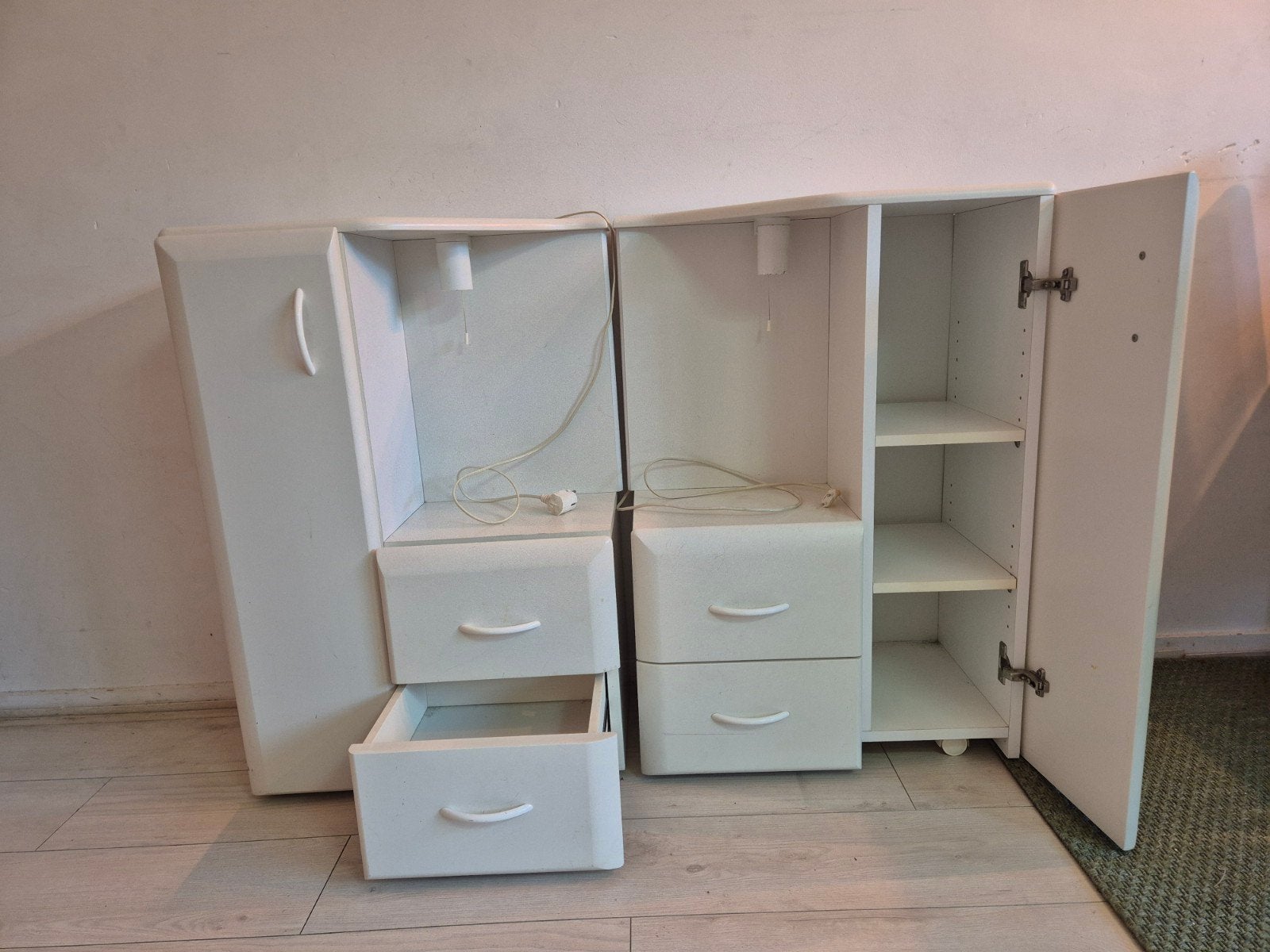 Hoog nachtkastje (2x) met lade en opbergruimte, Huis en Inrichting, Ophalen, Gebruikt, 45 tot 65 cm, 70 cm of meer