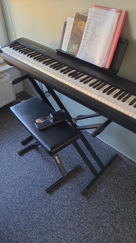 Roland fp30x met standaard, kruk en sustainpedaal, Muziek en Instrumenten, Keyboards, Ophalen of Verzenden