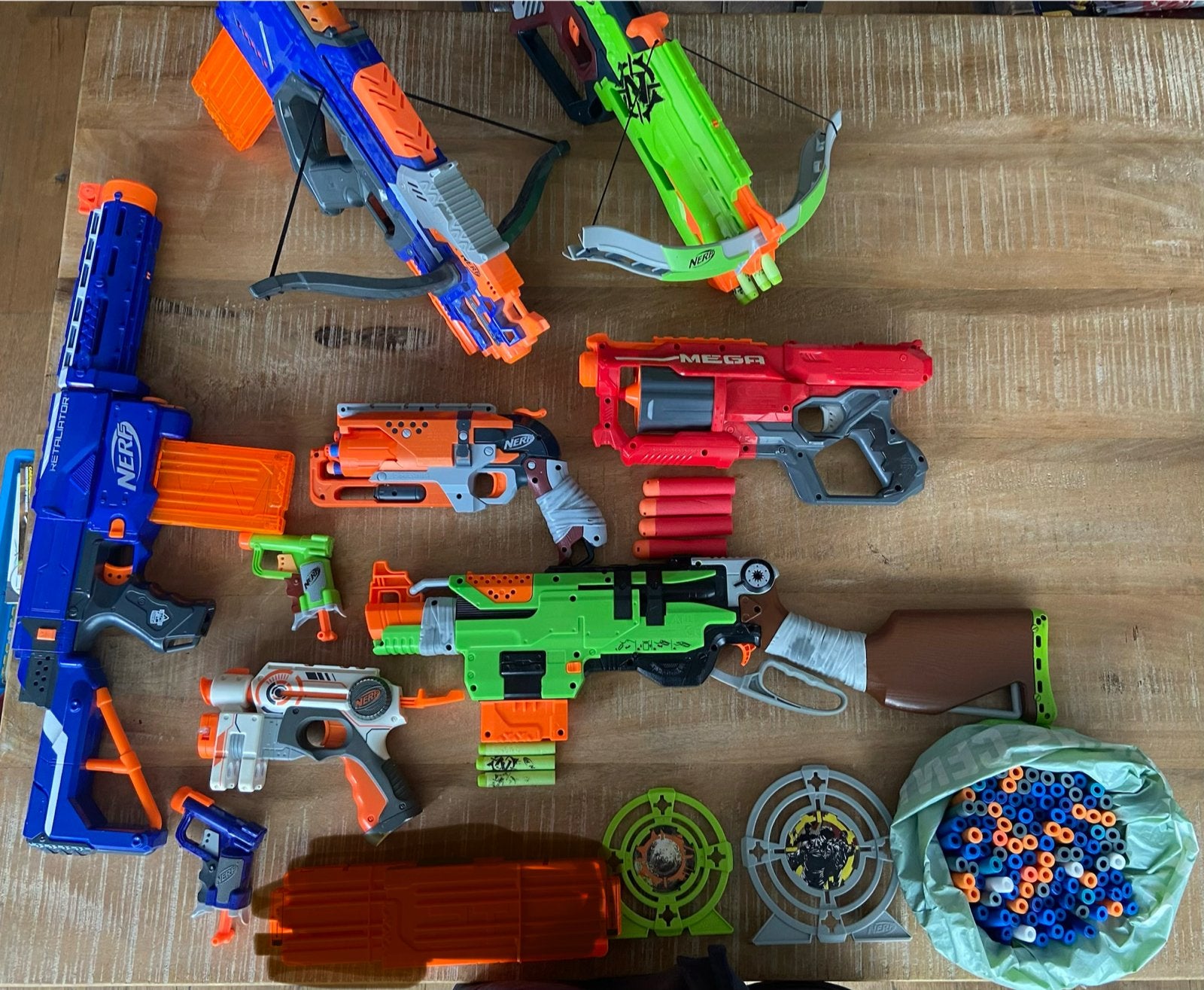 Grote Nerf set: geweren, pistolen, pijltjes, Ophalen, Gebruikt