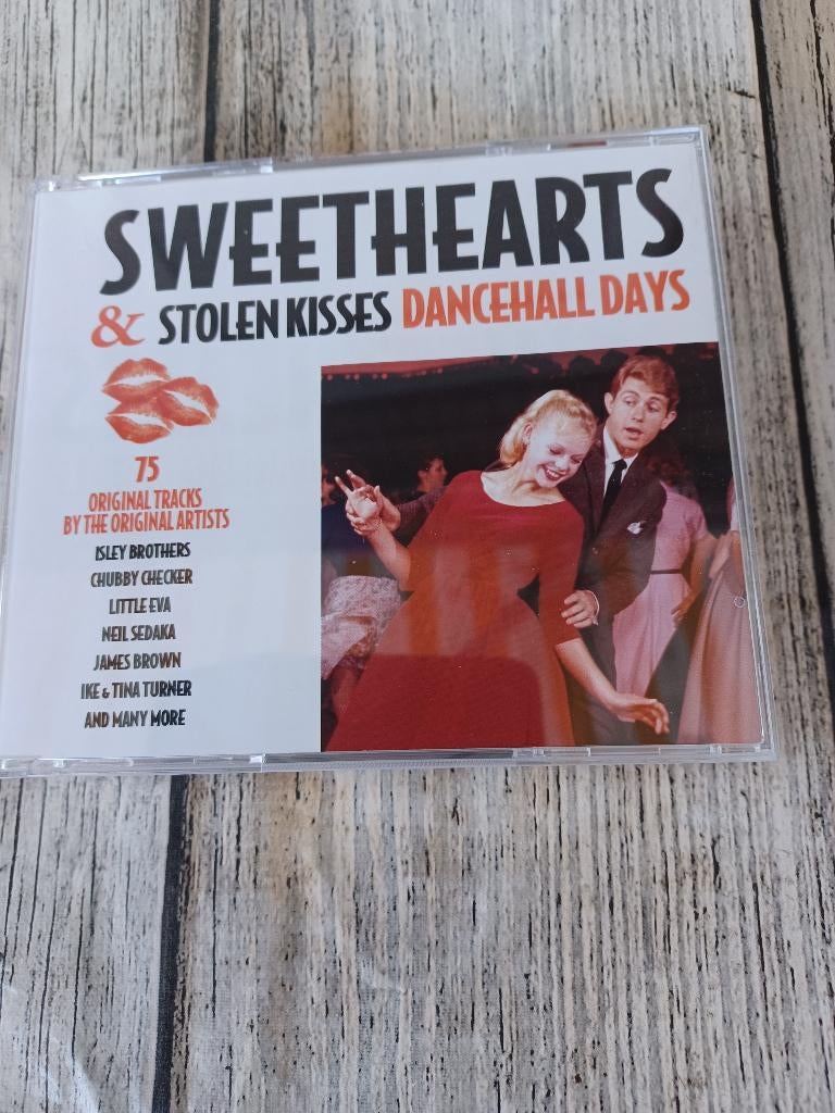 Sweethearts & Stollen Kisses Dancehall Days 3 cd’s, Cd's en Dvd's, Cd's | Pop, Zo goed als nieuw, Boxset, Ophalen of Verzenden