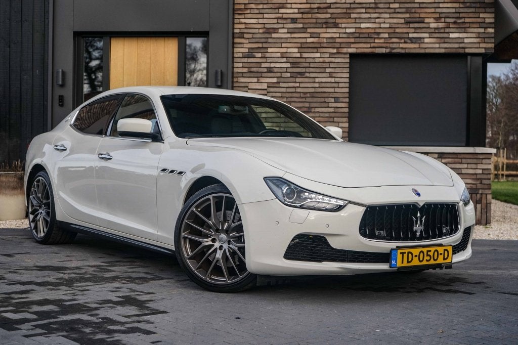 Maserati Ghibli 3.0 S Q4 411PK Dealer onderhouden (bj 2014), Auto's, Maserati, Automaat, Euro 5, Gebruikt, Met garantie (alle)