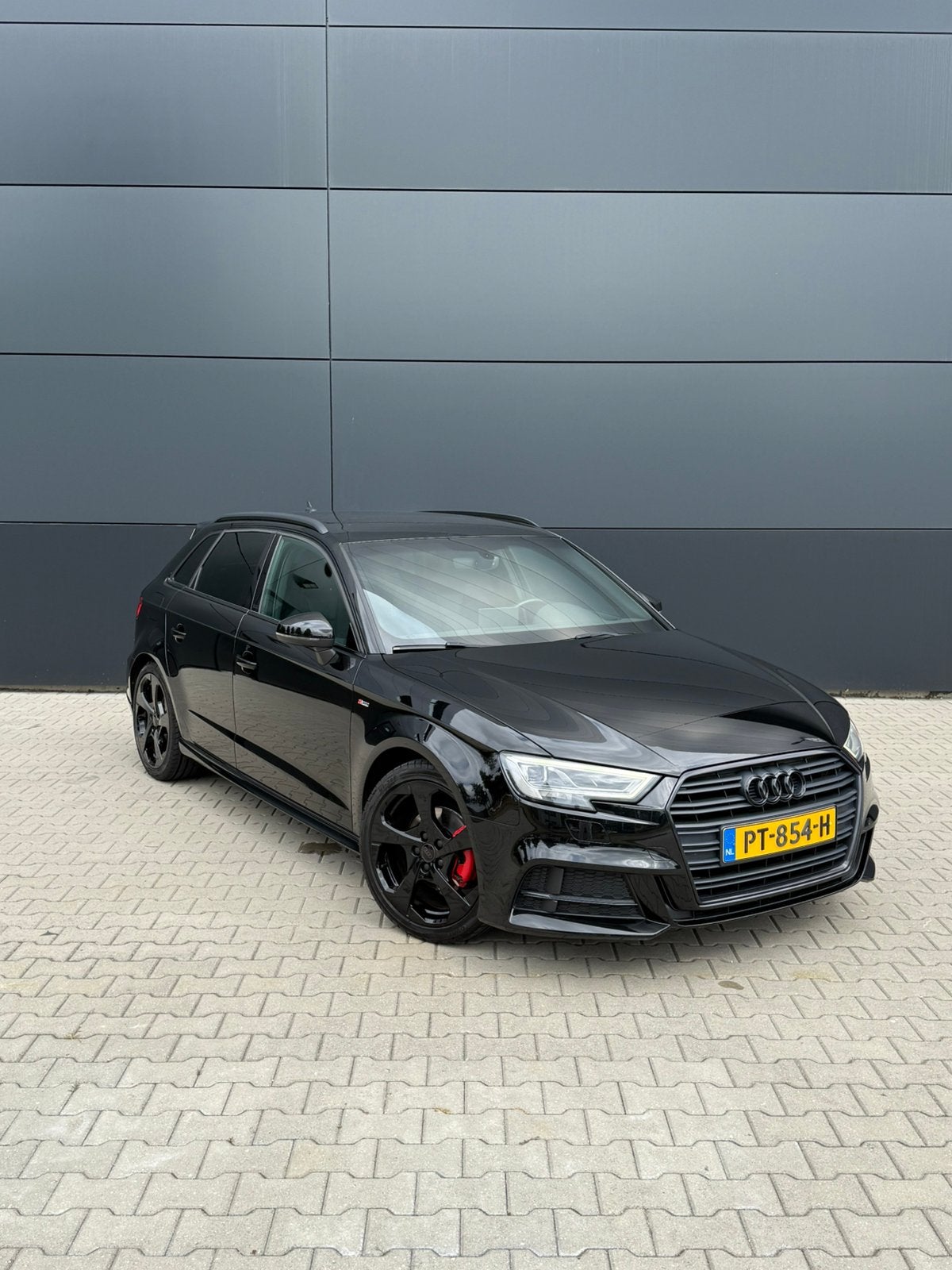 Audi A3 1.5 Tfsi 150pk 3x S-LINE Ultra S Tronic  2018 Zwart, 1498 cc, Zwart, 4 cilinders, Leder en Stof