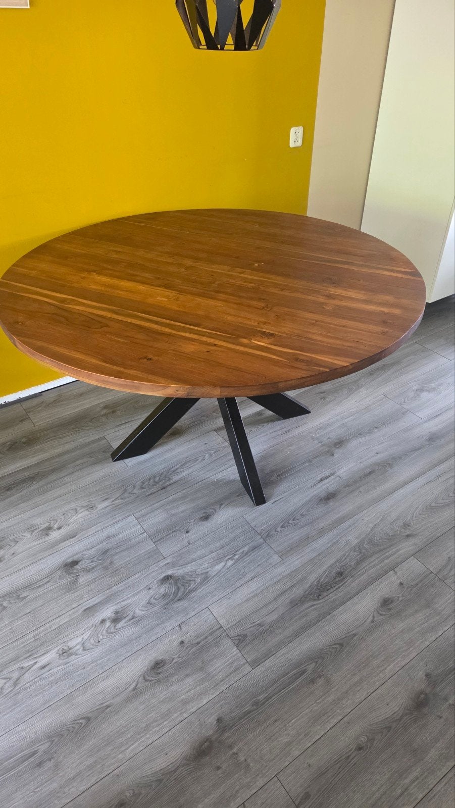 Ronde Teak Houten Eettafel 150 cm met Spinpoot, Ophalen, Gebruikt, Modern, Industrieel, Rond