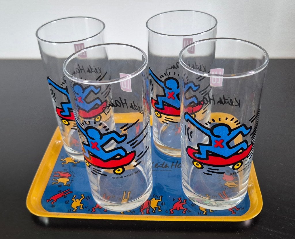4 Vintage Keith Haring glazen + dienblad., Ophalen of Verzenden