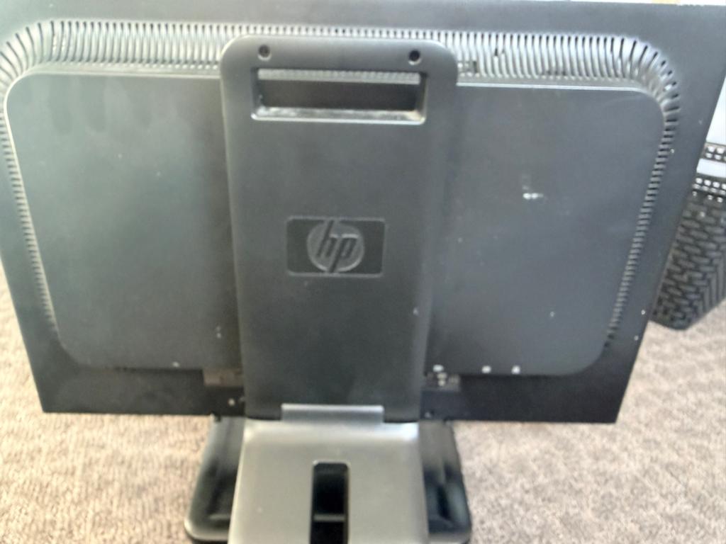 HP LA2405wg Monitor - 24 inch Full HD, Gebruikt, In hoogte verstelbaar, Full HD, Ophalen of Verzenden