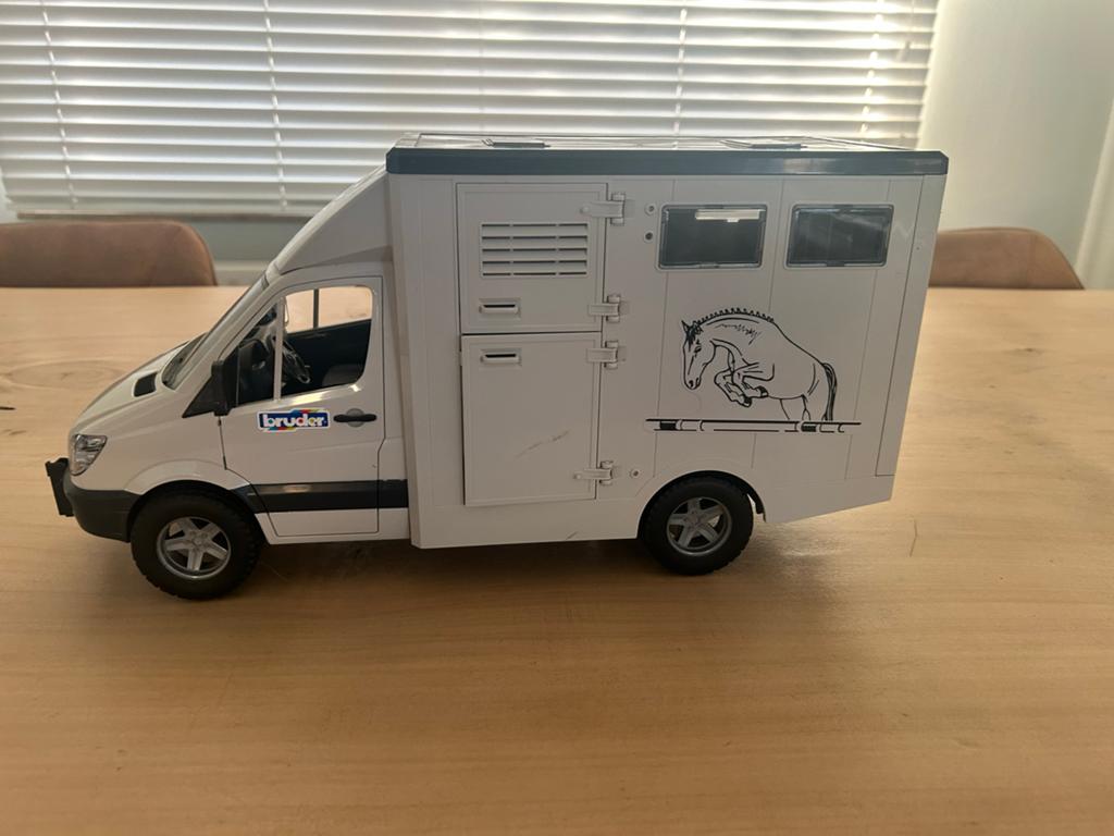 Bruder Mercedes-Benz Sprinter Paardentransporter, Ophalen of Verzenden, Zo goed als nieuw