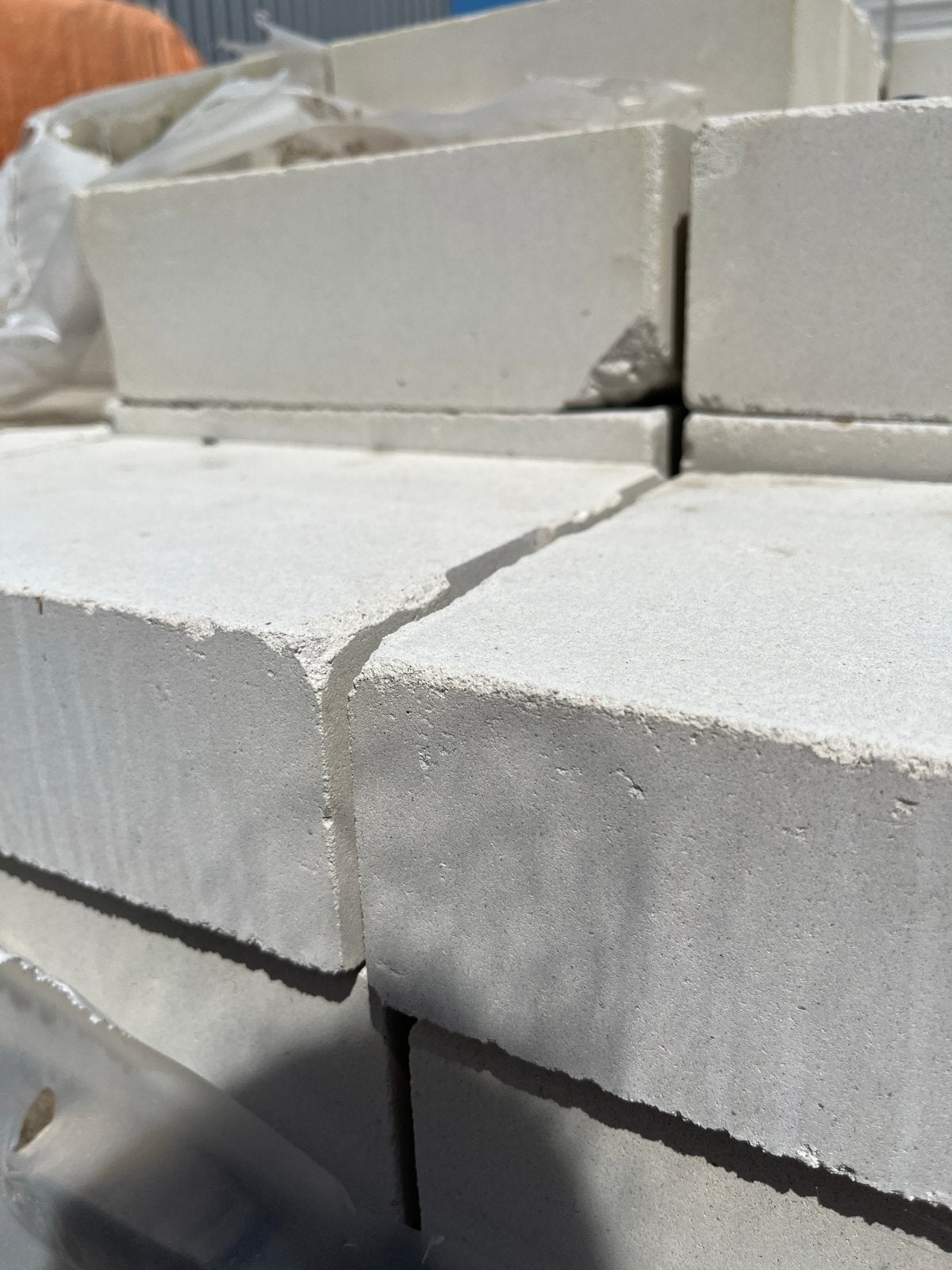 Kalkzandsteen blokken 21.5x30x8 cm - 80 stuks, Tuin en Terras, Tegels en Klinkers, Ophalen, Gebruikt