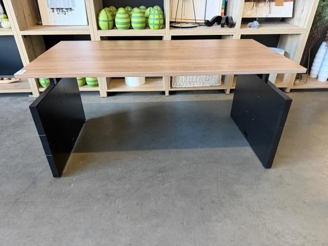 Instelbaar bureau / tafel met schroef, 15 stuks, Huis en Inrichting, Bureaus, 160 cm, Gebruikt, Spaanplaat of MDF, In hoogte verstelbaar