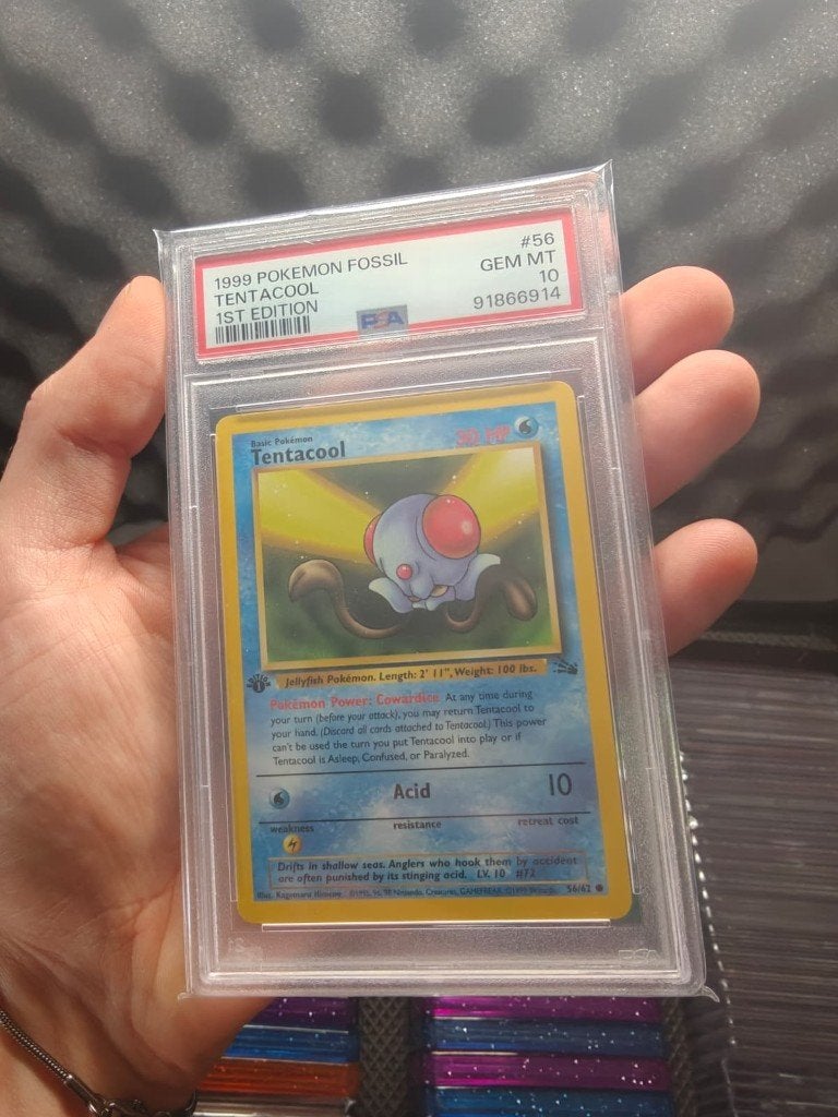 Pokemon Fossil 1st edition Tentacool PSA10, Ophalen of Verzenden, Zo goed als nieuw, Losse kaart