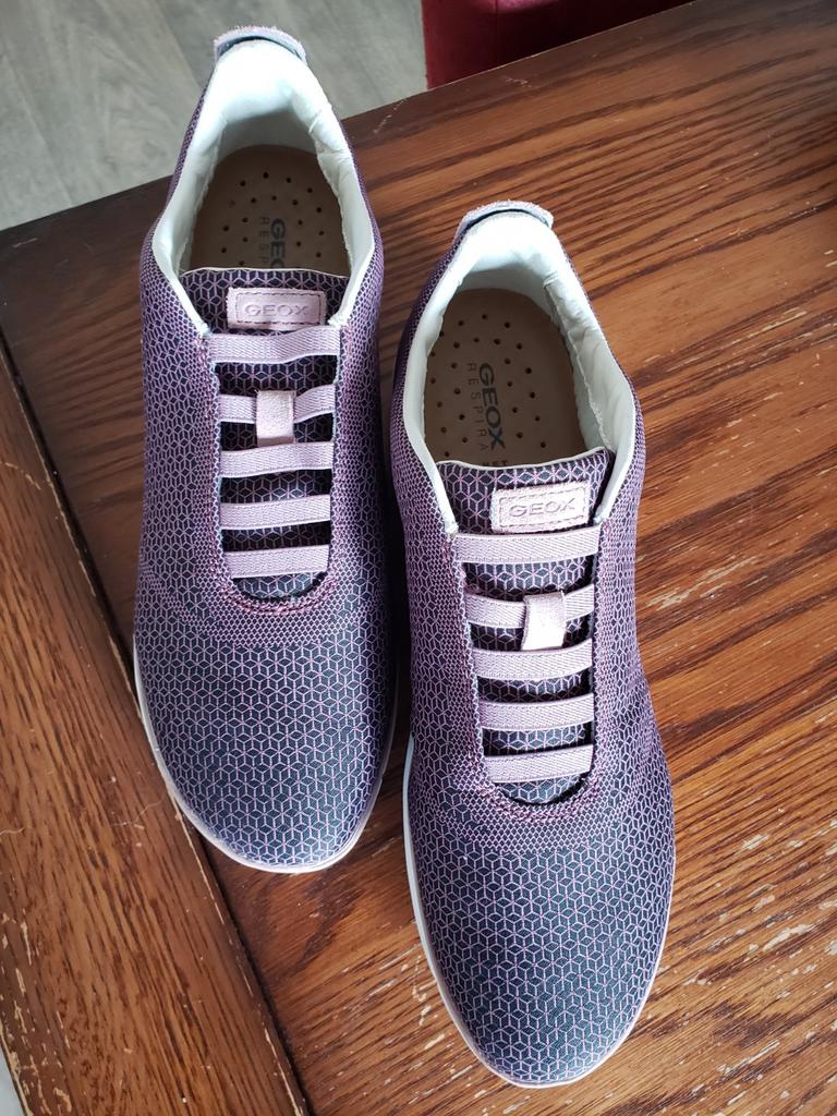 Geox Sneakers Dames Maat 7 1/2 - Zo goed als nieuw, Kleding | Dames, Schoenen, Geox, Overige kleuren, Ophalen of Verzenden, Sneakers of Gympen