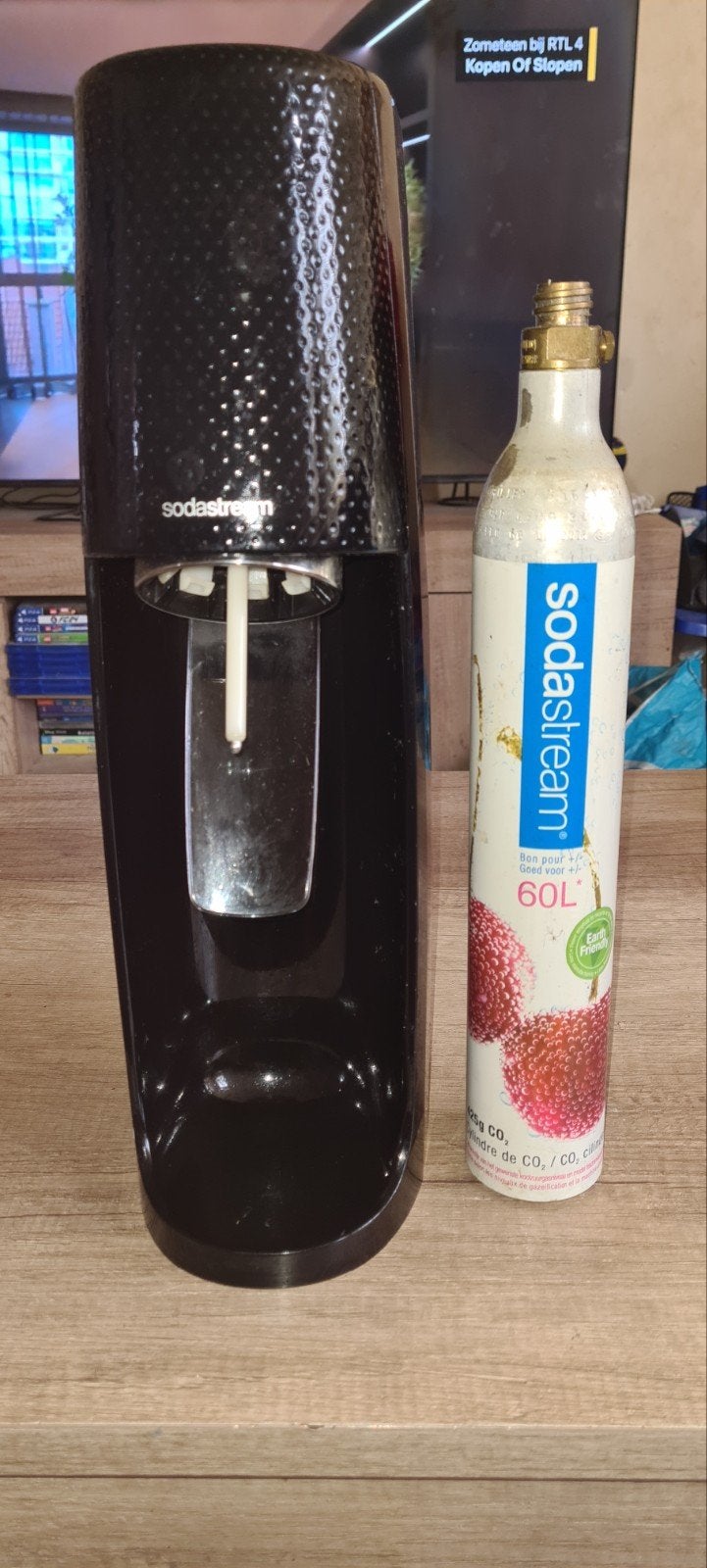 Goedwerkende sodastreamer + lege fles, Ophalen, Zo goed als nieuw