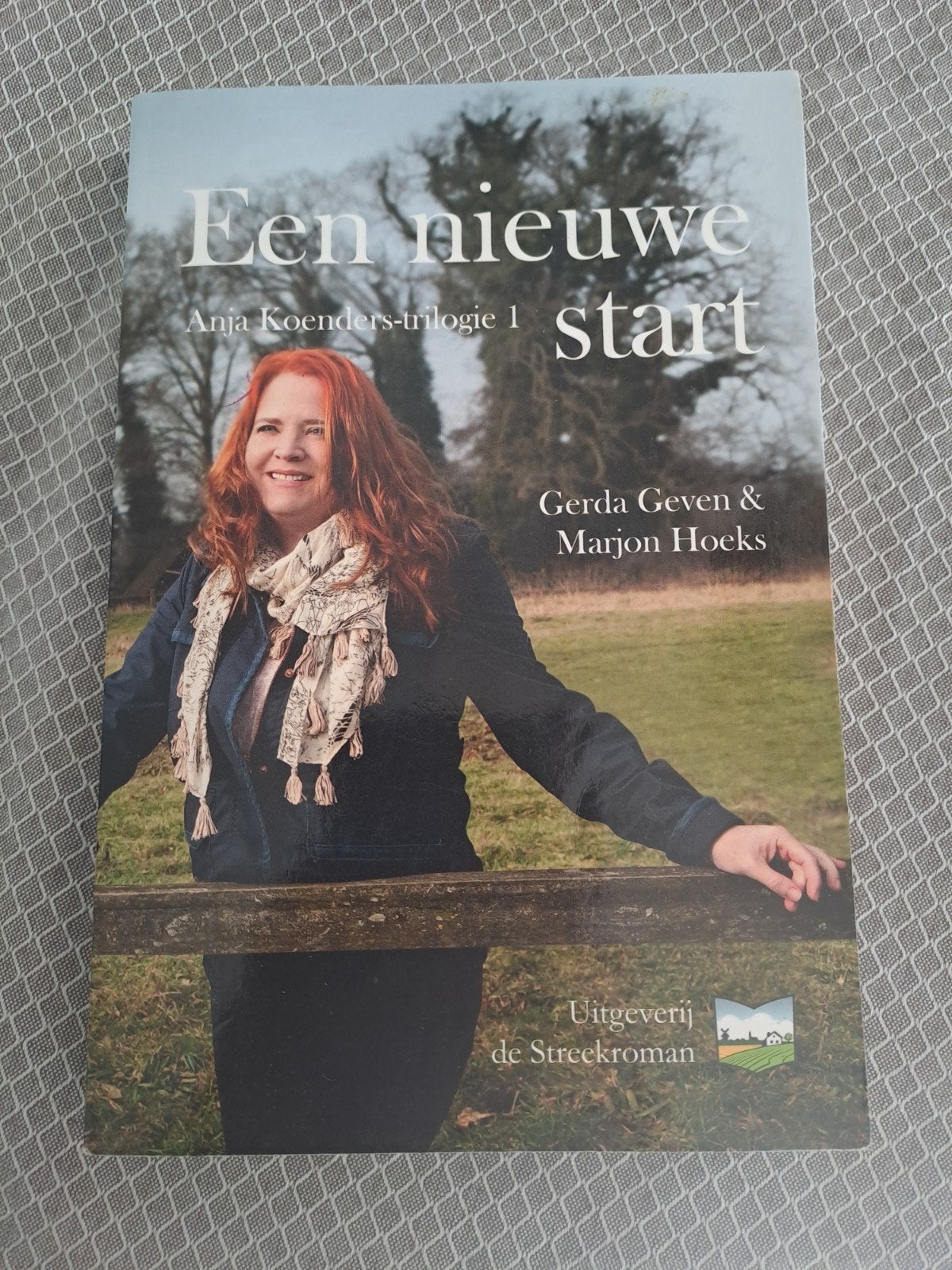 Een nieuwe start - Anja Koenders-trilogie 1, Boeken, Streekboeken en Streekromans, Ophalen of Verzenden, Zo goed als nieuw, Gerda Geven & Marjon Hoeks