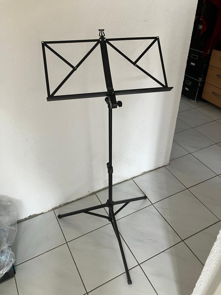 K&M Notenstandaard Zwart - Zo goed als nieuw, Ophalen of Verzenden, Zo goed als nieuw, Muziekstandaard, Overige instrumenten