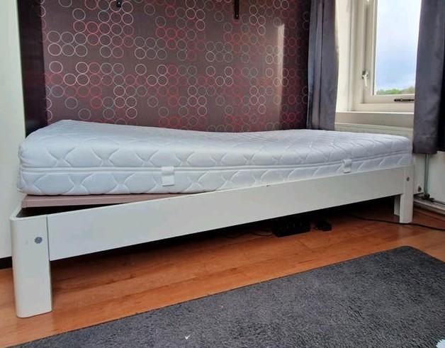 Auping Auronde Wit 90x200 met spiraalbodem, Gebruikt, 90 cm, Eenpersoons, Wit