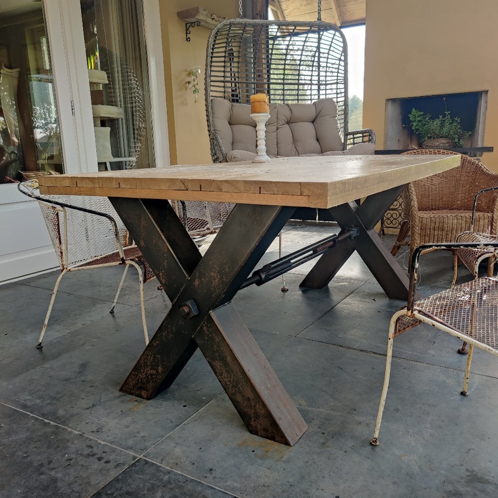 Industriële / landelijke eettafel, Ophalen, 100 tot 150 cm, Eikenhout, Zo goed als nieuw