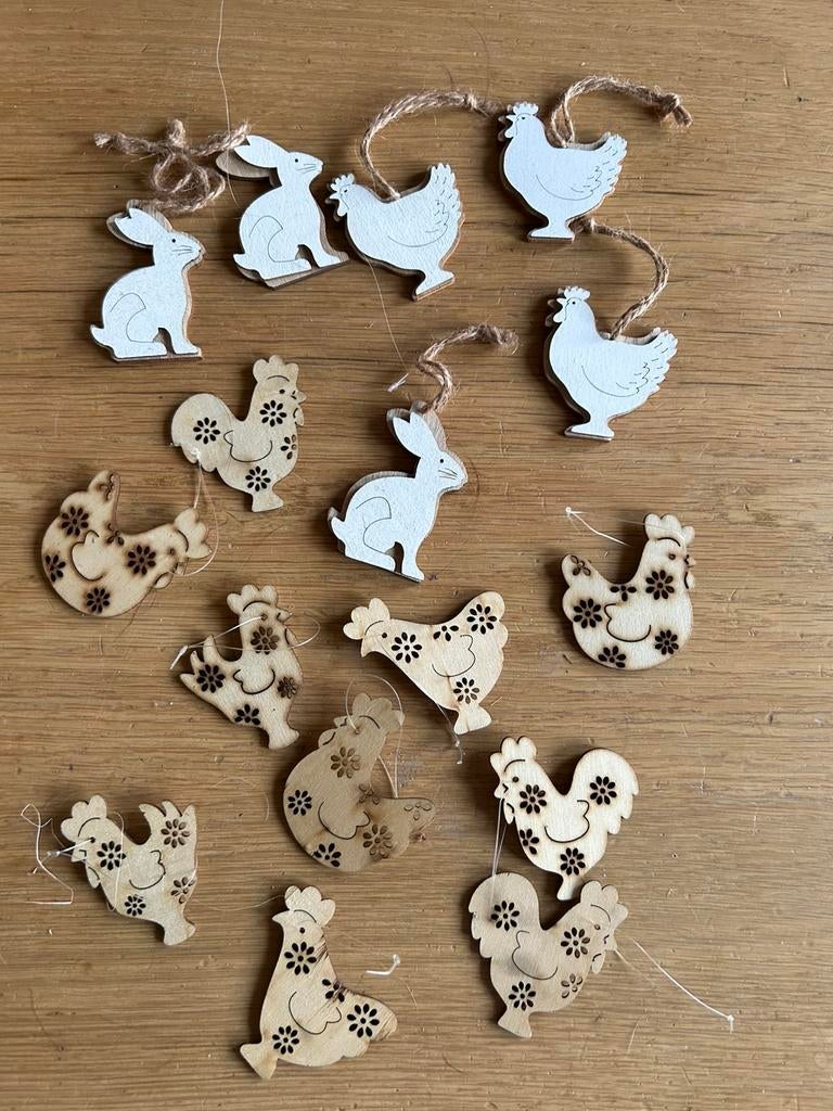16 houten paashangers 🐰 / paasversiering, Ophalen of Verzenden, Zo goed als nieuw