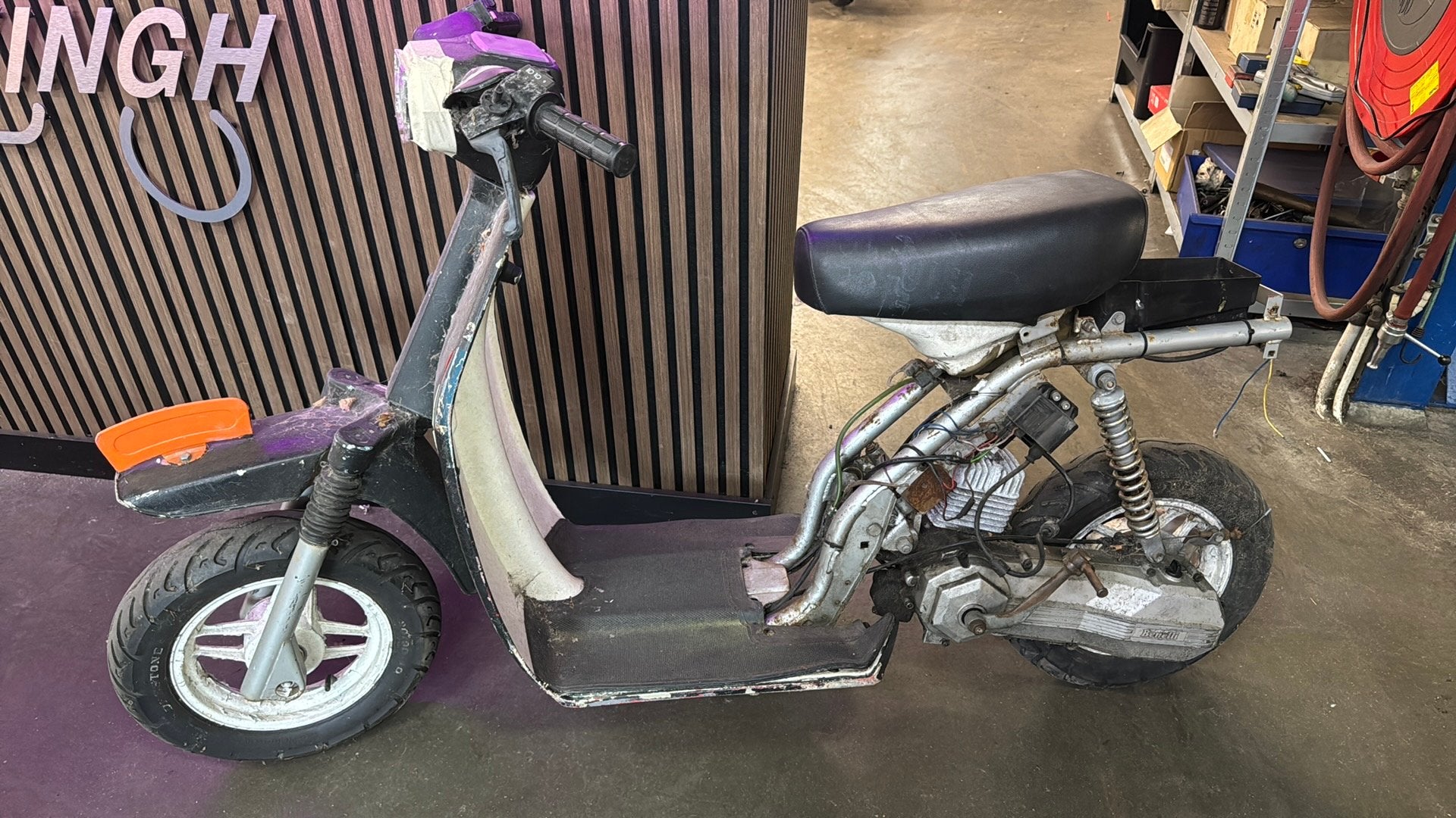 Benelli scooter voor onderdelen, Fietsen en Brommers, Brommeronderdelen | Scooters, Ophalen, Gebruikt, Frame, Overige merken