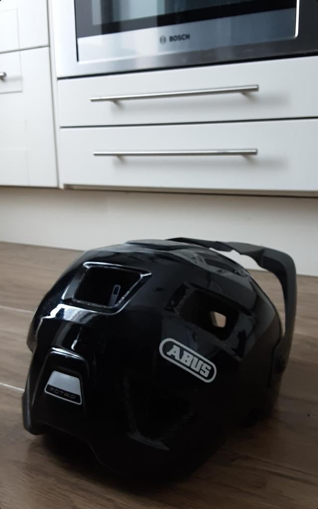 Fietshelm Abus, Fietsen en Brommers, Fietsaccessoires | Fietshelmen, Ophalen of Verzenden
