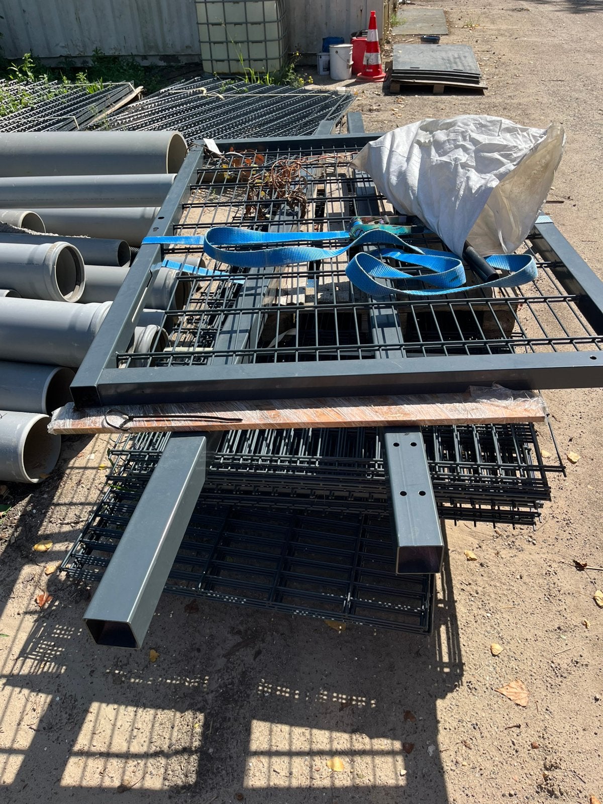 Tuinpoort antracietgrijs h 1,90 b 1,30  compleet, Ophalen, Nieuw