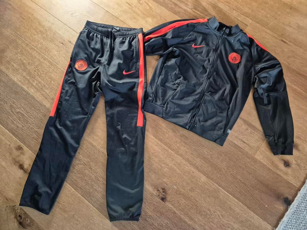 Nike dry-fit trainingspak. Manchester city., Jongen of Meisje, Sport- of Zwemkleding, Ophalen of Verzenden, Zo goed als nieuw
