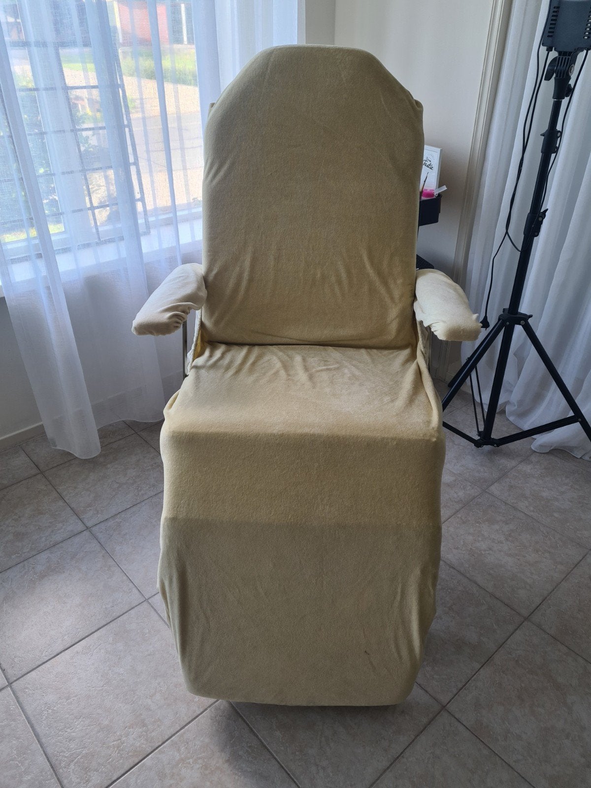 Stoel voor schoonheidsspecialist of pedicure, Ophalen