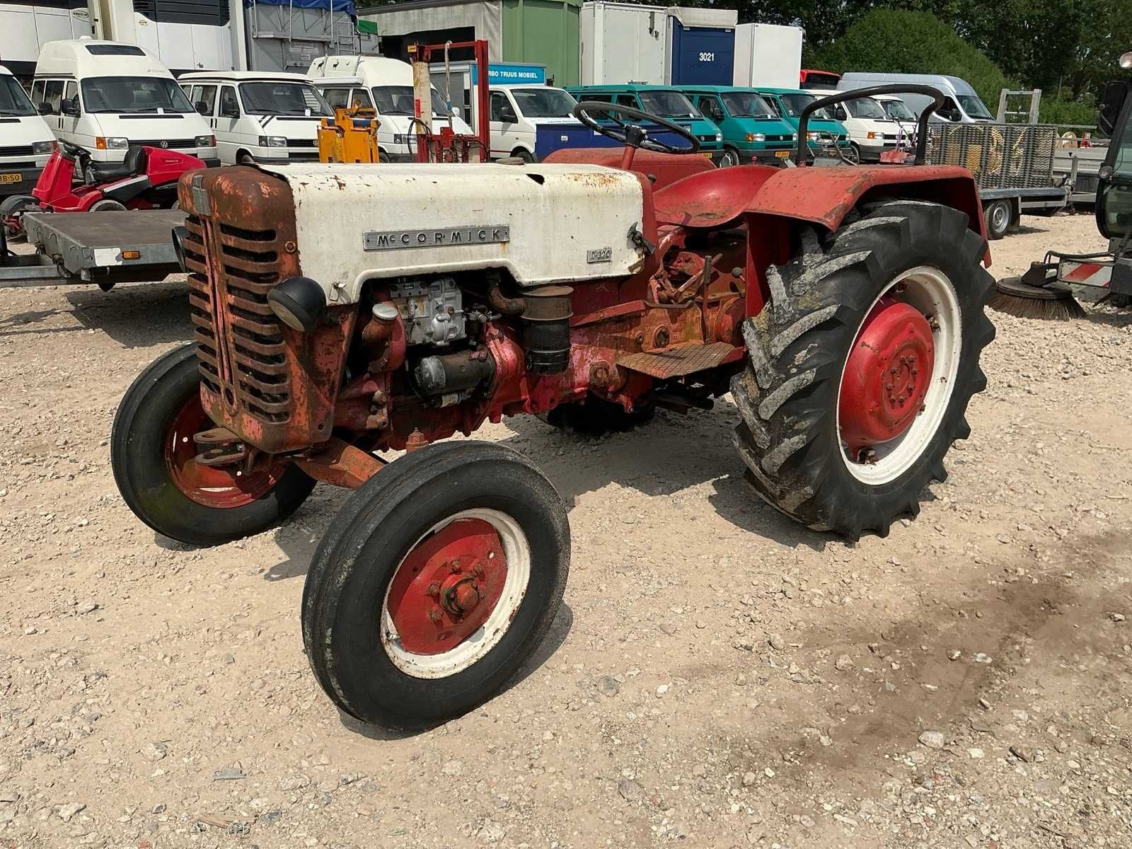 Mc Cormick D-320 Oldtimer tractor, Zakelijke goederen, Agrarisch | Tractoren, Oldtimer, McCormick