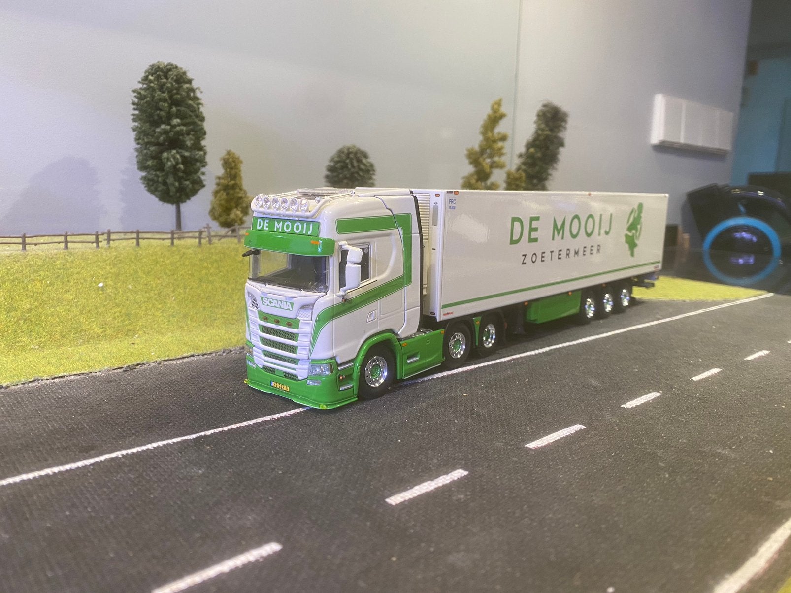 Scania Next met koeloplegger van De Mooij, Ophalen of Verzenden, Zo goed als nieuw, Bus of Vrachtwagen, Wsi