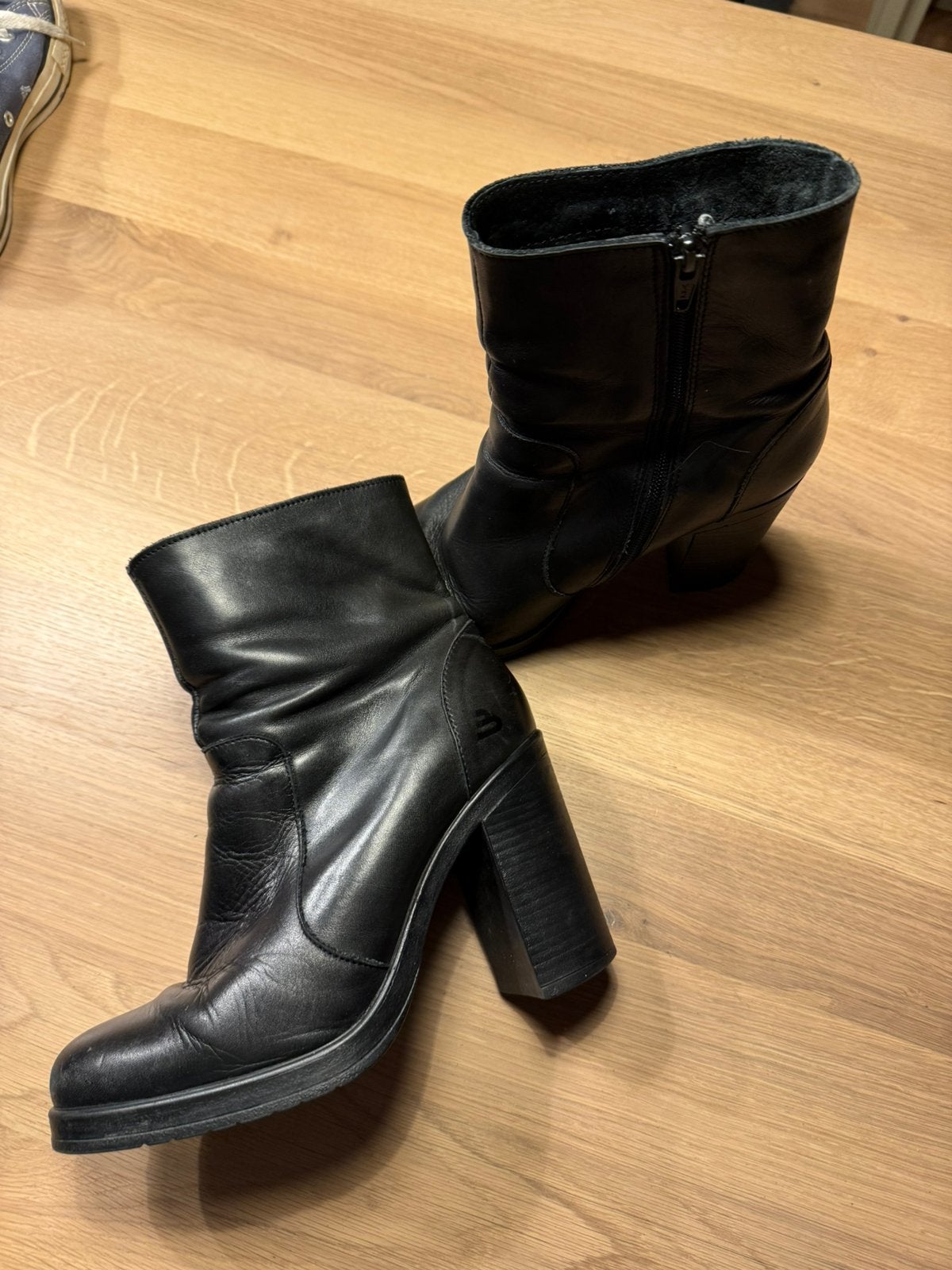 Zwarte laarsjes maat 38 schoenen laarzen, Ophalen of Verzenden, Zo goed als nieuw, Zwart