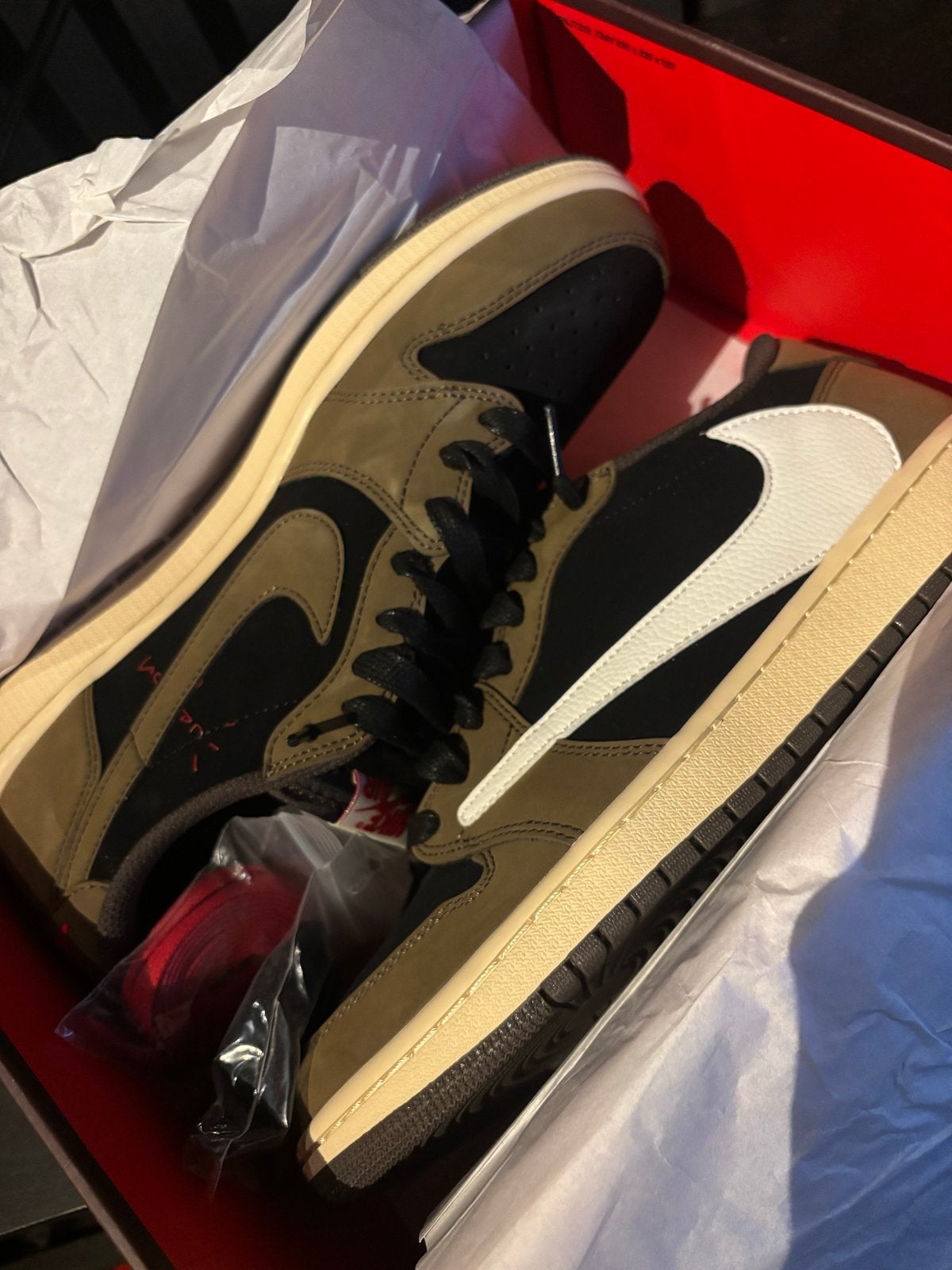 Travis Scott schoenen maat 44 nieuw met doos, Ophalen, Nieuw, Overige kleuren, Sneakers of Gympen