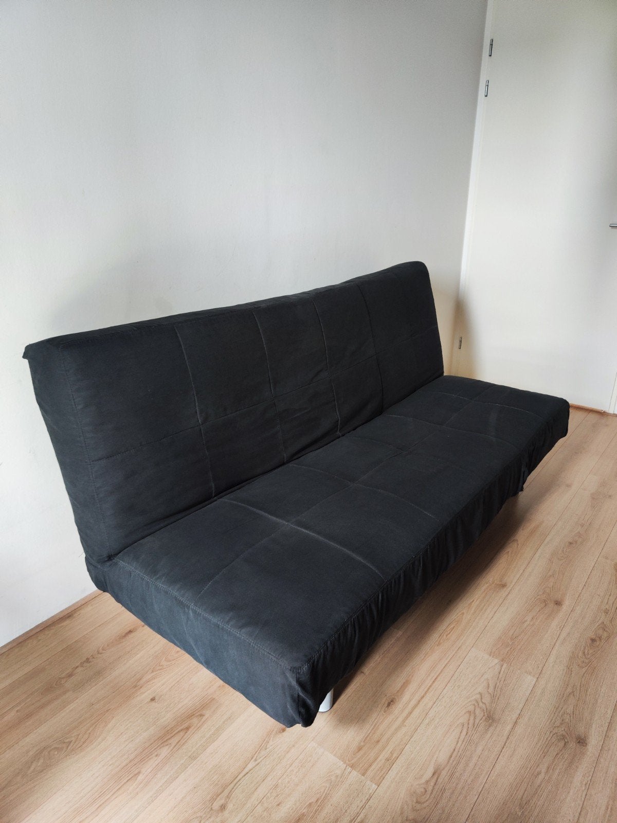 Zwarte slaapbank/futon - 190x120cm, Ophalen, Gebruikt, Zwart, Twijfelaar