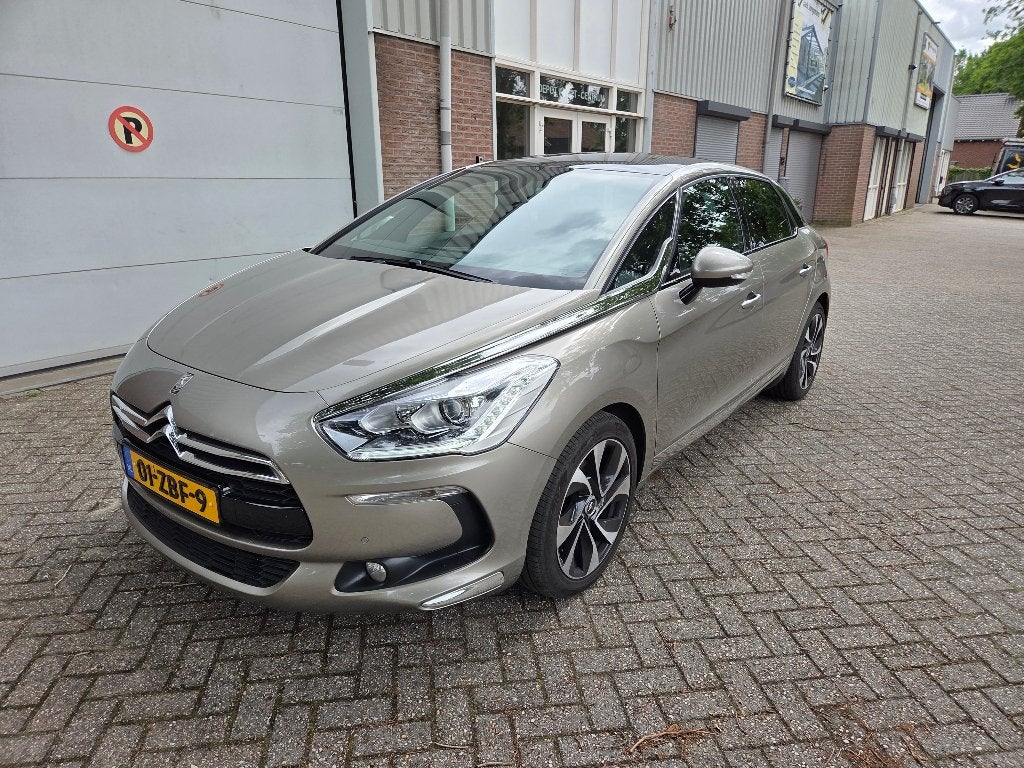 Citroën DS5 1.6 THP 115KW AUT 2013 Grijs, Zwart, 75 €/maand, Particulier, Navigatiesysteem