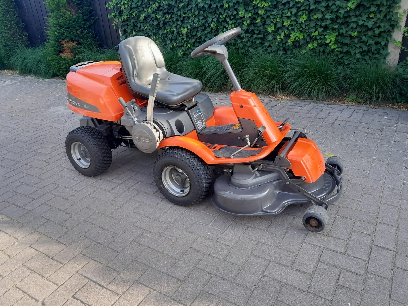 Husqvarna R 16C Zitmaaier - Krachtige en Wendbare Rider, Tuin en Terras, Grasmaaiers, Ophalen, Gebruikt, Husqvarna, Mulchfunctie