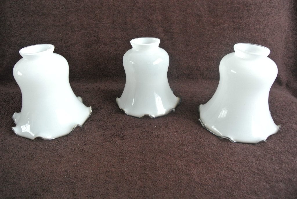 Drie vintage lampenkappen van opaline glas, Huis en Inrichting, Lampen | Lampenkappen, Ophalen of Verzenden, Rond
