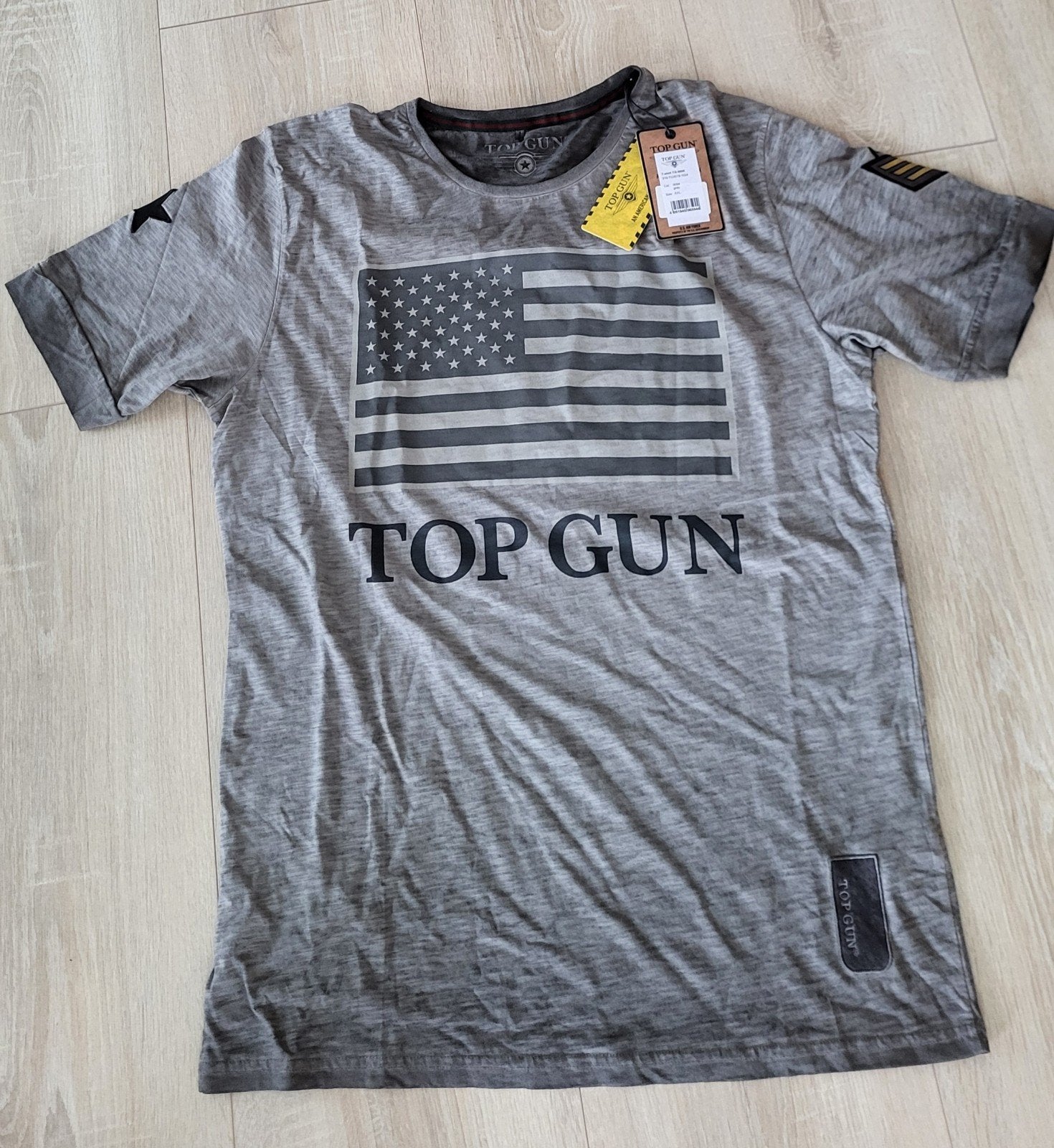 Top Gun T-shirt met Amerikaanse vlag en badges, Top Gun, Nieuw, Overige maten, Ophalen of Verzenden