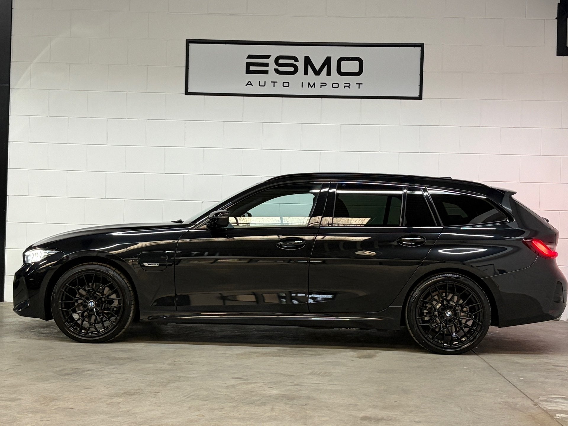 BMW 3-serie Touring 320e M-Sportpakket MY 2023 - 19" breedse, Auto's, BMW, 1998 cc, Gebruikt, Zwart, 4 cilinders