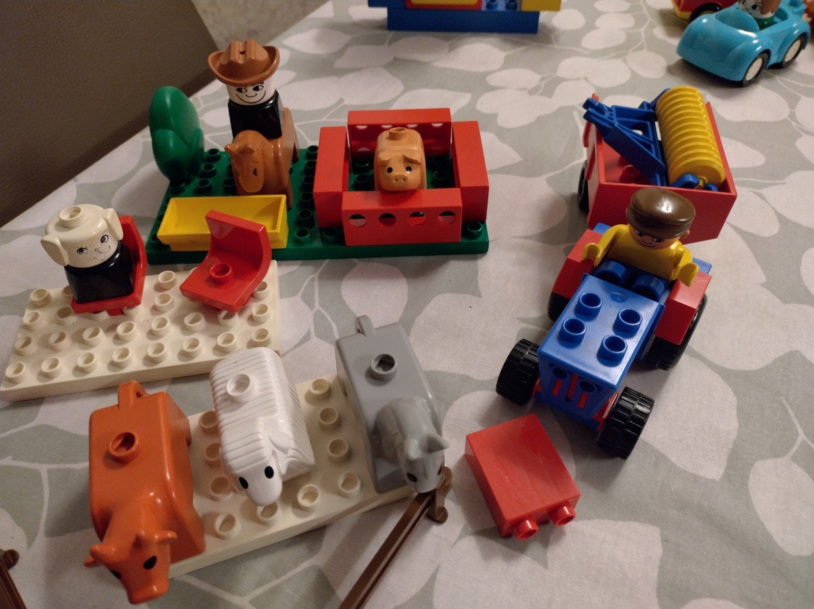 Duplo Dieren, traktor en grondplaatjes Set, Inclusief minifiguren, Gebruikt, Ophalen of Verzenden, Duplo