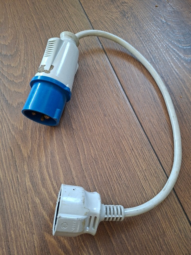 verloopkabel.CEE stekker. 16A. 3 polig. Totaal 57 cm., Ophalen of Verzenden, Gebruikt